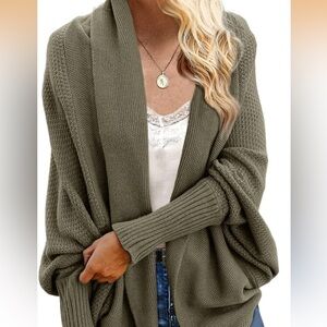 Kimono batwing olive green sweater